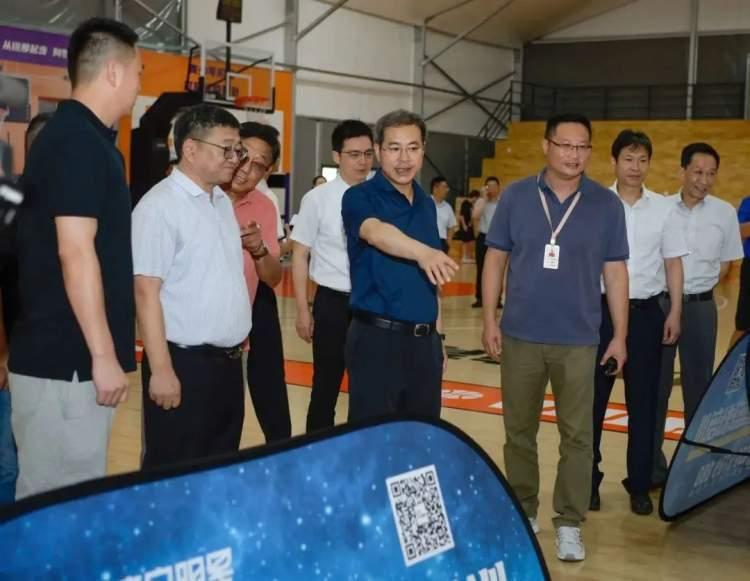 2025年正版资料免费大全挂牌;可靠执行、解释与落实