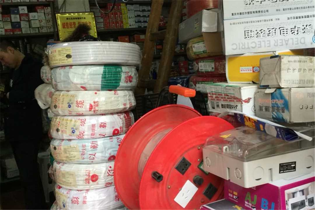 五金市场公然售卖非标电线电缆