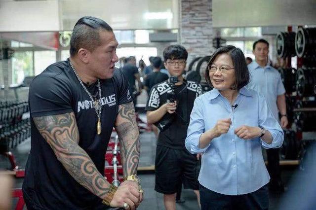 台网红“馆长”：台湾比上海差太多