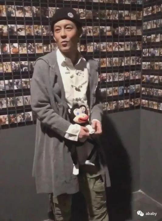 曝陈冠希飞机上与机组人员吵架